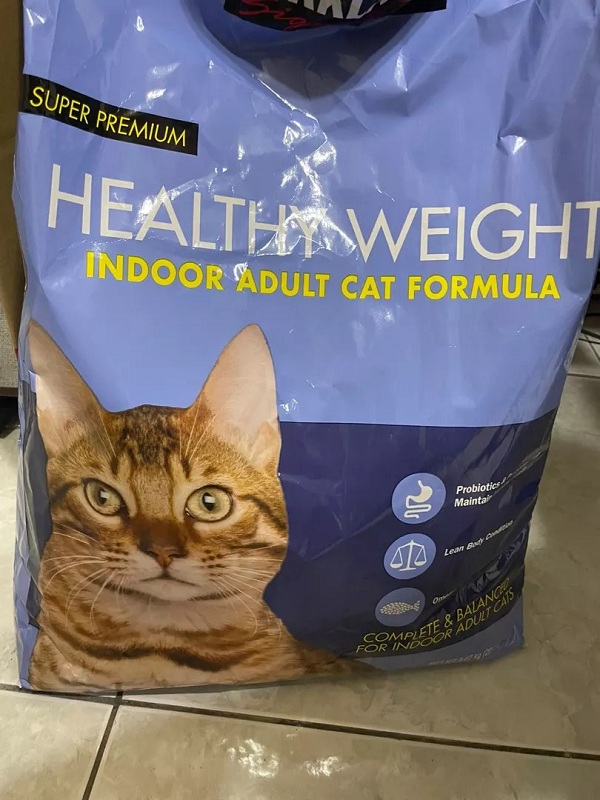 Thức ăn cho mèo Kirkland Healthy Weight For Adult Cat 90